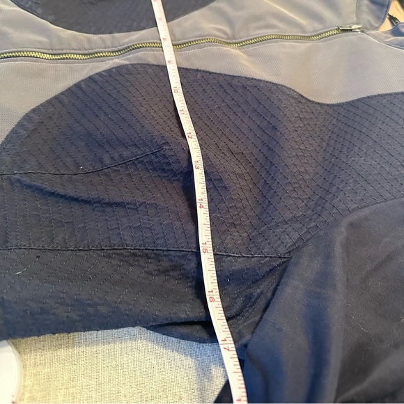 BCBGMaxAzria Cropped Corset Style Jacket - Picture 13 of 15